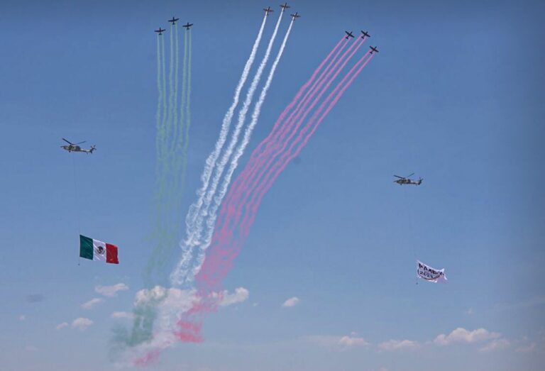 Sedena realizó en Zumpango espectáculo aéreo durante la clausura de la Feria Aeroespacial 2023