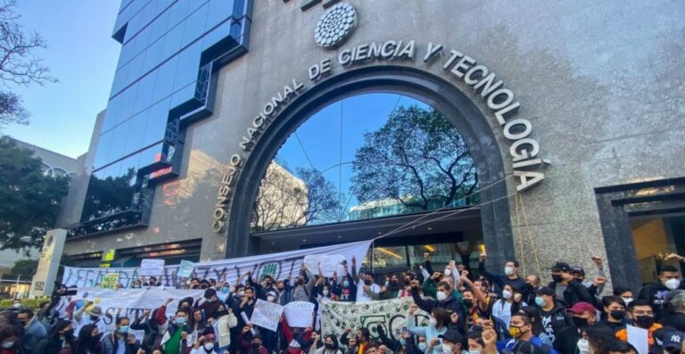 Comunidades del CIDE y de la UNAM e IPN se van a paro en protesta por reforma que desaparece al Conacyt