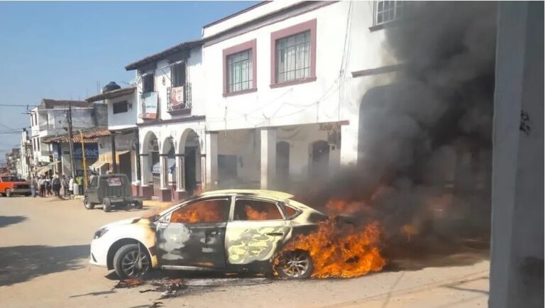 Reportan quema de un auto y disparos en el municipio mexiquense de Coatepec Harinas