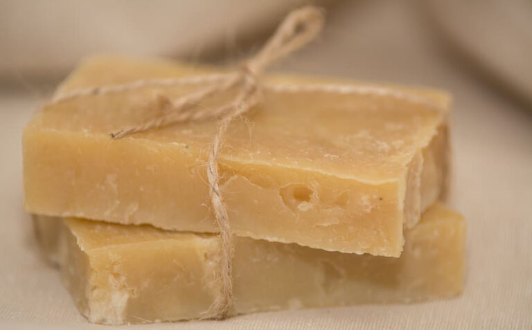 Transforman aceite quemado en jabón