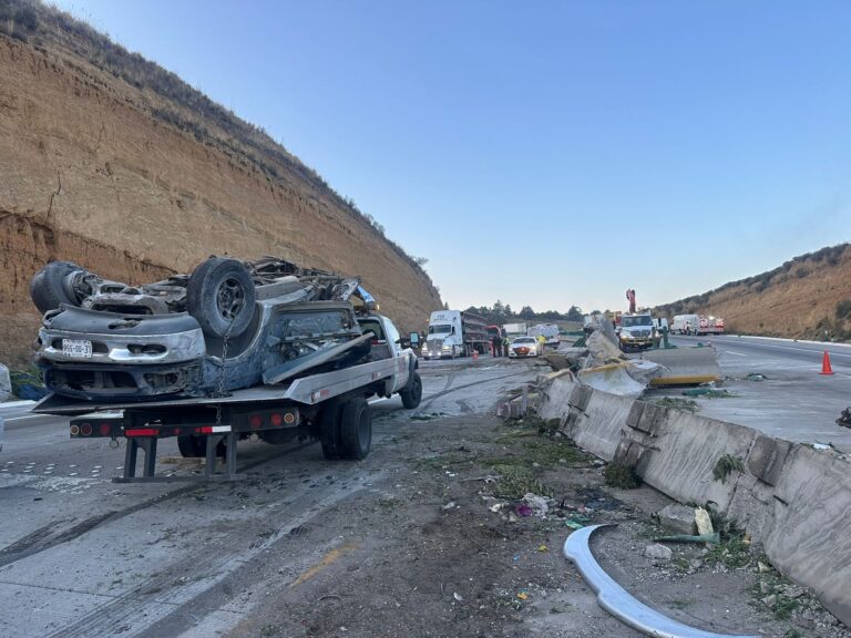 Accidente vehicular colapsa la autopista México-Puebla