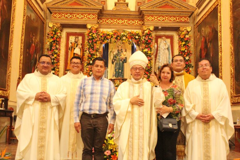 Asistencia del Obispo Efraín Mendoza, enaltece celebración a San Antonio de Padua: Juan Carlos Uribe