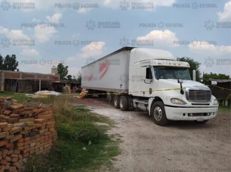 Recuperaron Policías de Teoloyucan caja seca y mercancía robada