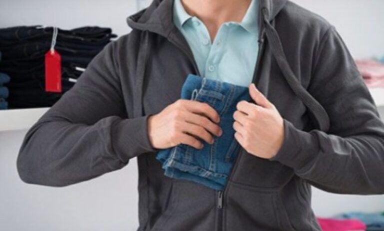 Caen cuatro farderos en centro comercial de Tecámac