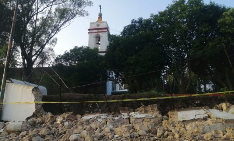 Cuautitlán Izcalli e INAH coordinan acciones de resguardo de barda en parroquia de Tepojaco
