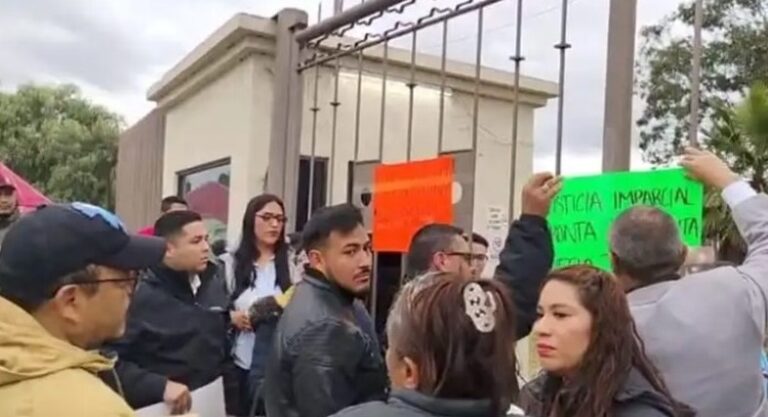 Abogados bloquean Juzgados de Nezahualcóyotl para exigir fin al «Autoritarismo Judicial»