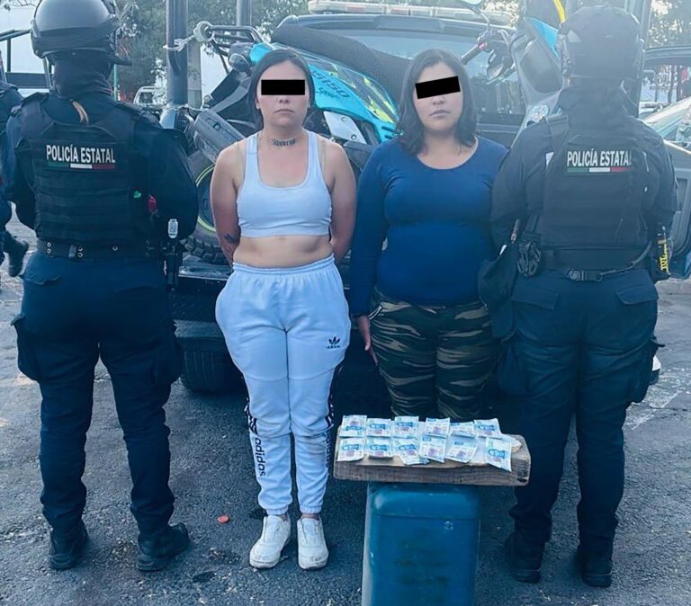 Capturan a dos mujeres por cohecho y presunta distribución de billetes falsos en Tultitlán