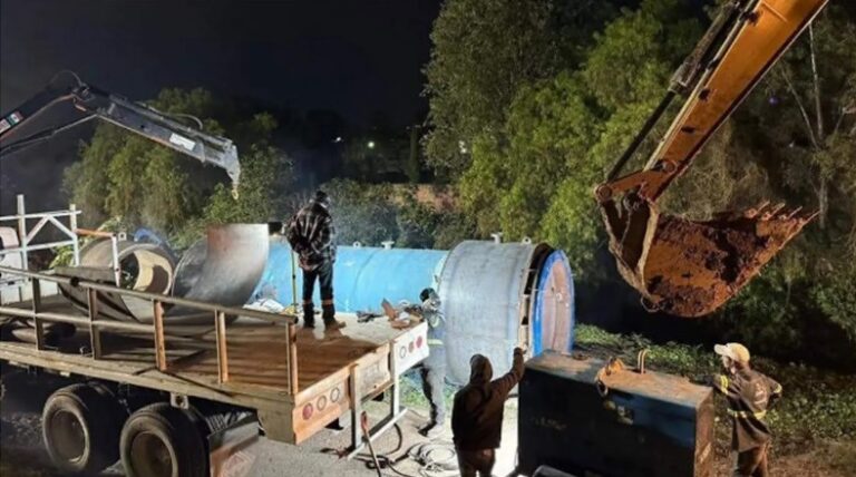 Continúan trabajos para reparar fuga en acueducto del ramal Teoloyucan-Cuautitlán