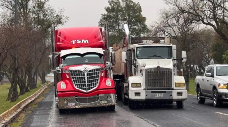 En 2026 vehículos pesados deberán pagar 2 por ciento para la reparación de carreteras en Edomex