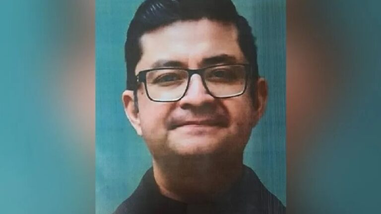 Feligreses oran por el descanso eterno del sacerdote Ernesto Baltazar, asesinado en Edomex