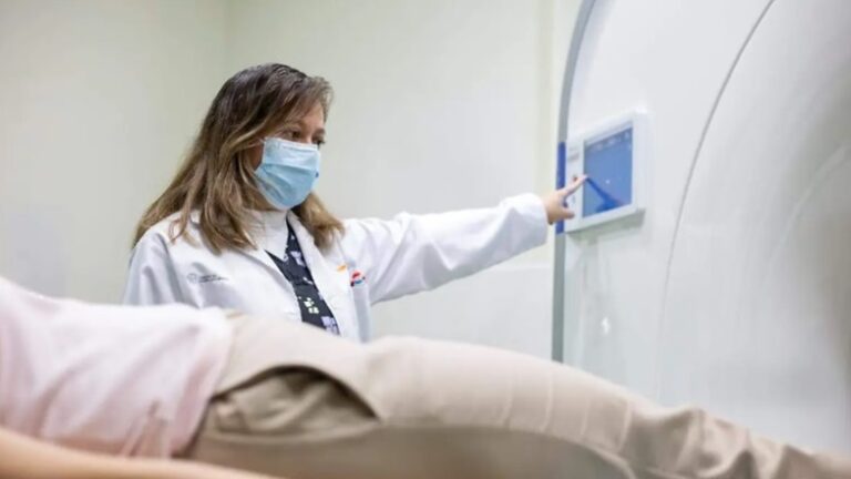 Tabúes retrasan detección del cáncer de próstata