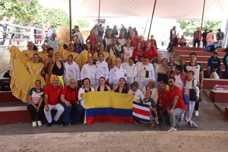 Teoloyucan se llena de color y tradición con el 8º Festival Internacional de Danza Folklórica