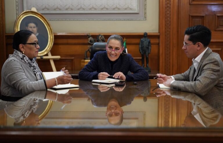 Sheinbaum dialoga con papa León XIV en día de la Virgen de Guadalupe; formaliza la invitación a México