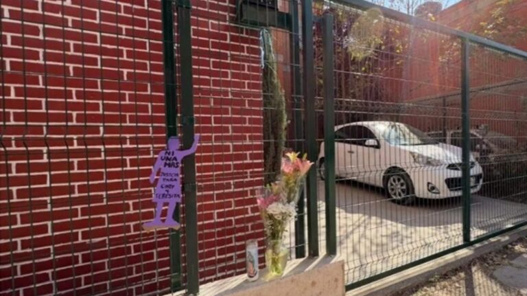 Colocan memorial en Cuautitlán por feminicidio de Cindy y Teresita