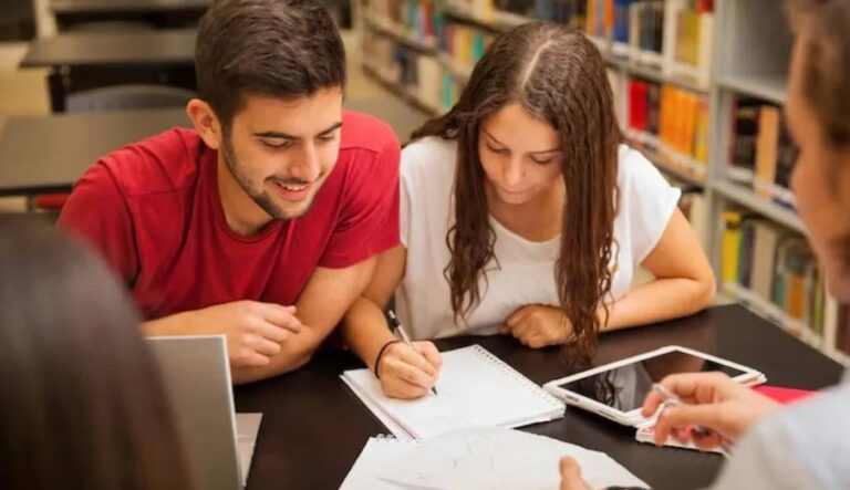 Convocan a participar en la Beca para ‘Jóvenes Lectores Francisco Carrillo’