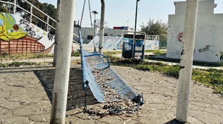 Vecinos de Cuautitlán denuncian abandono y falta de seguridad en la Casa de la Juventud