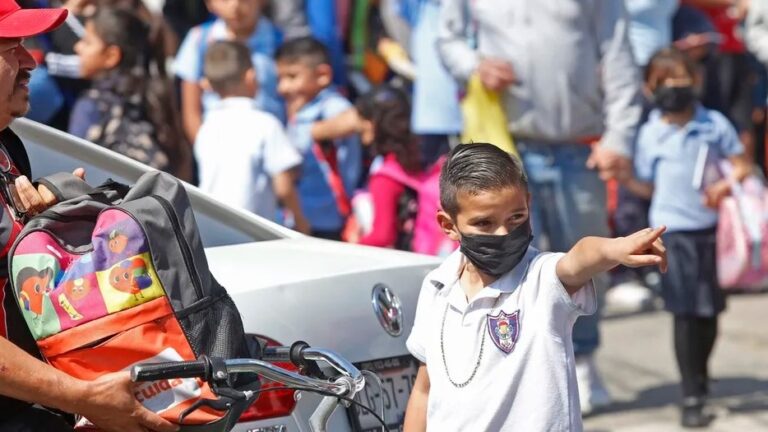 Debe continuar uso de cubrebocas en escuelas del Edomex por sarampión, recomienda Educación