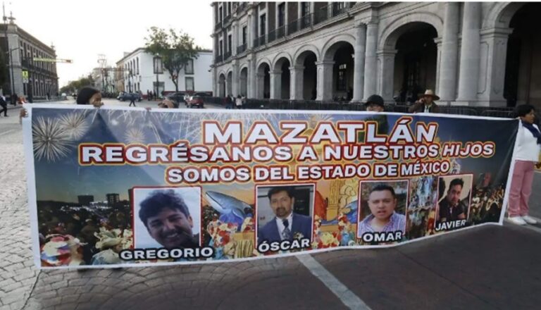 Familia de turistas desaparecidos en Mazatlán exige intervención del Gobierno del Edomex