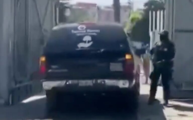 Llega carroza fúnebre a Centro Pericial Forense de la FGR; el cuerpo de ‘El Mencho’ nunca estuvo en FEMDO