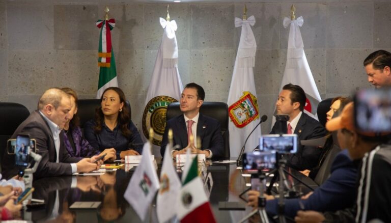 PRI Edomex presenta iniciativa para regular uso de redes sociales en menores