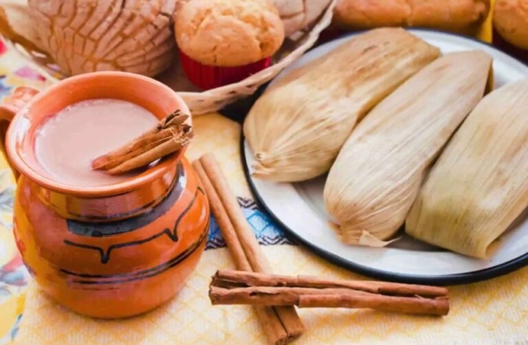 Tamales y atole en el Día de la Candelaria, una deliciosa tradición mexicana