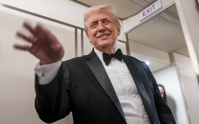 Trump afirma que Sheinbaum accedió a su petición de frenar los envíos de petróleo a Cuba