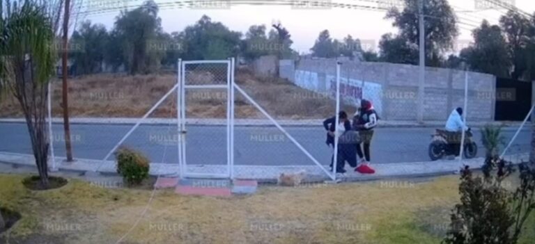 Asaltan a mujer que llevaba a su hijo en brazos en San Andrés Jaltenco