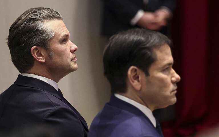 Drones no identificados sobrevuelan base donde residen Rubio y Hegseth, señala The Washington Post