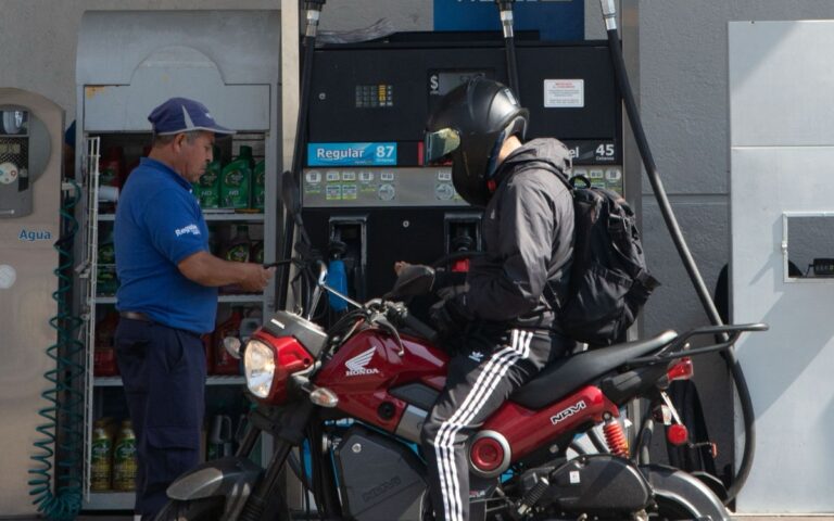Hacienda reactiva el subsidio a las gasolinas ante alza global
