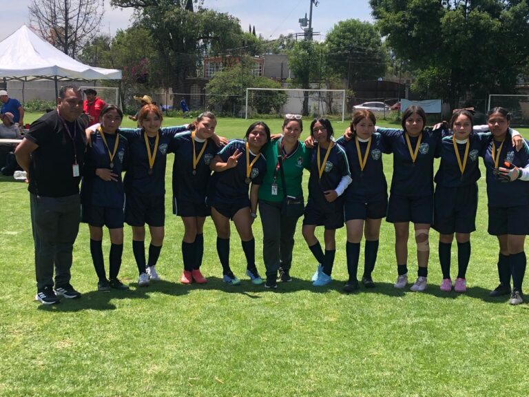 Alumnas de la Secundaria Xavier Villaurrutia de San Sebastián se coronaron campeonas del Mundialito Escolar 2026
