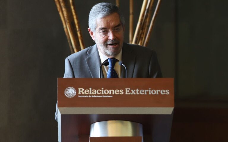 Juan Ramón de la Fuente pide licencia para dejar titularidad de la SRE