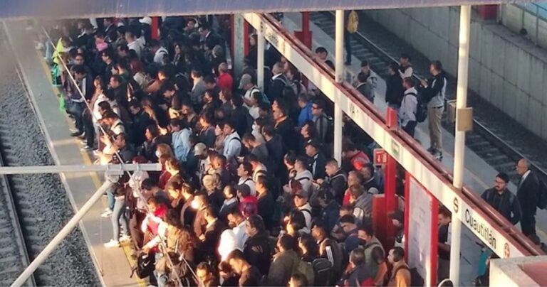 Primer día del Tren Felipe Ángeles y tanto éste como el suburbano registraron demoras más de 40 minutos