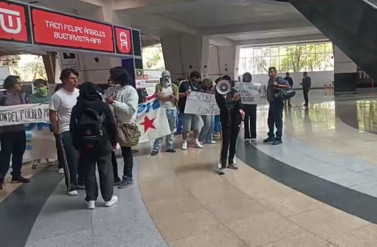 Exigen estudiantes bajar tarifa del Tren Suburbano