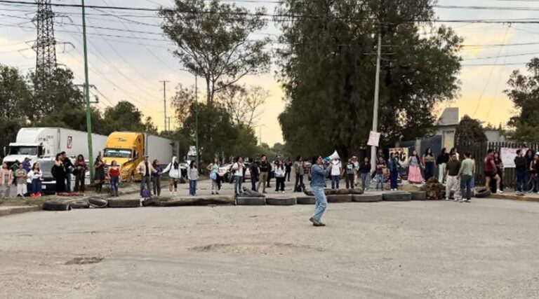 Paro en Campo Cuatro sigue, FES Cuautitlán promete no sancionar a estudiantes