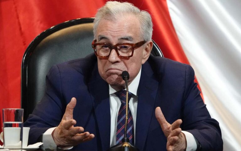 Rocha Moya dejó iniciativa para ‘blindar’ la información pública en Sinaloa antes de pedir licencia