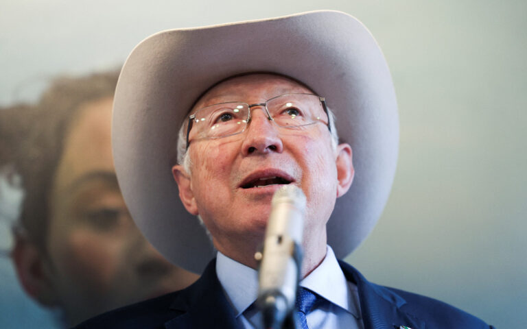 AMLO temía que ‘El Mayo’ ‘soltara la sopa’ sobre funcionarios: Ken Salazar en sus memorias