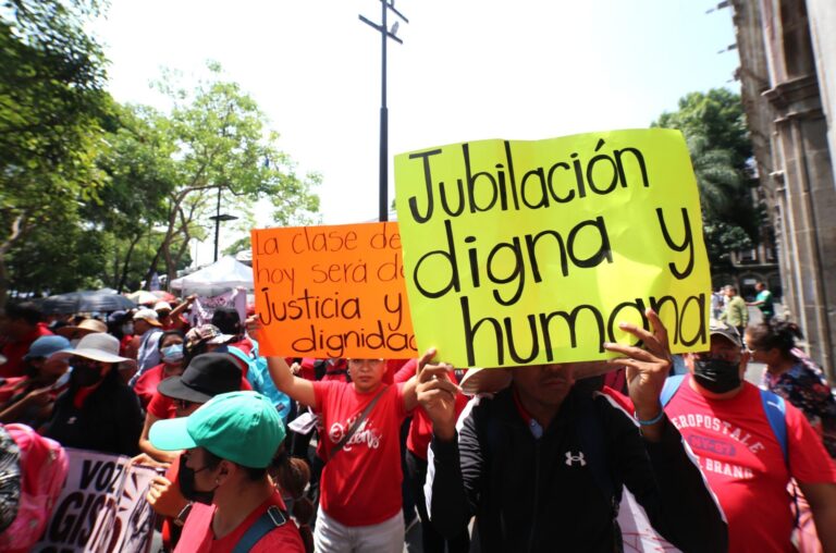 CNTE acuerda continuar huelga nacional y reforzar protestas en el Mundial