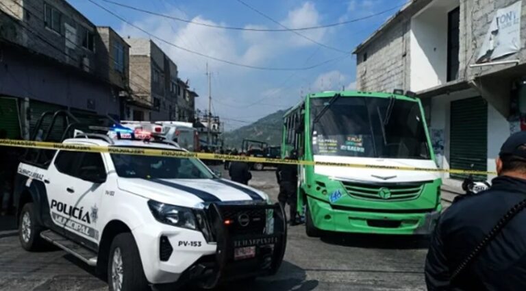 Dos hombres pierden la vida en agresión a balazos dentro de transporte público en Tlalnepantla