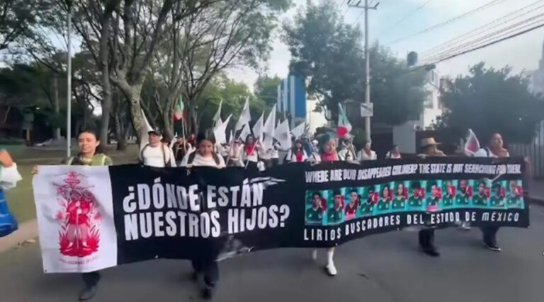 Estudiantes de la FES Cuautitlán se suman a marcha por desaparecidos