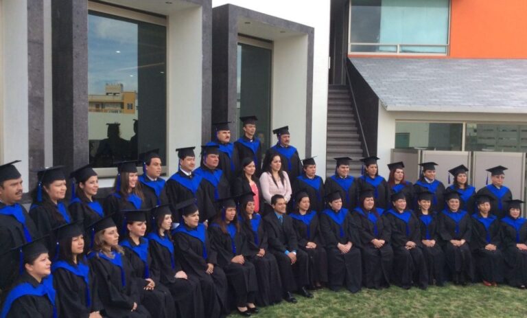 Gastan mexiquenses hasta 18 mil pesos en fiestas de graduación