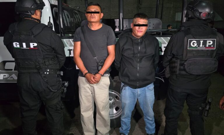 Caen dos presuntos asaltantes de transporte público en Tlalnepantla