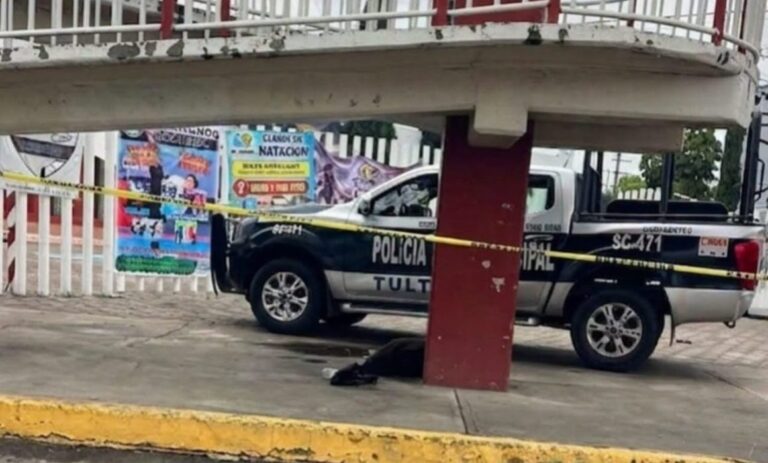 Investigan hallazgo de hombre sin vida bajo puente peatonal en Tultitlán