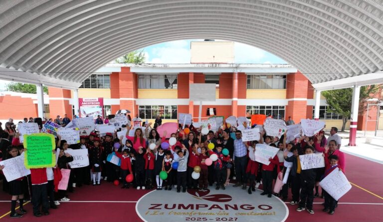 Zumpango acelera mejora de escuelas; entregó 9 de 14 arcotechos proyectados para 2026