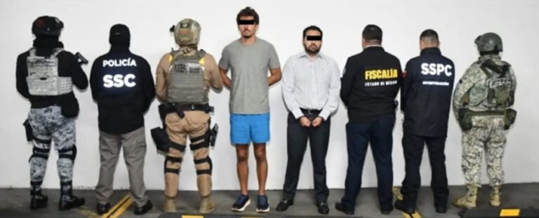 Detienen a dos funcionarios del Edomex por presunta red de extorsión a verificentros y gasolineras