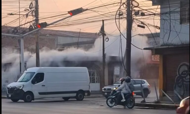Fuga de gas en vivienda de Tultitlán genera movilización de servicios de emergencia
