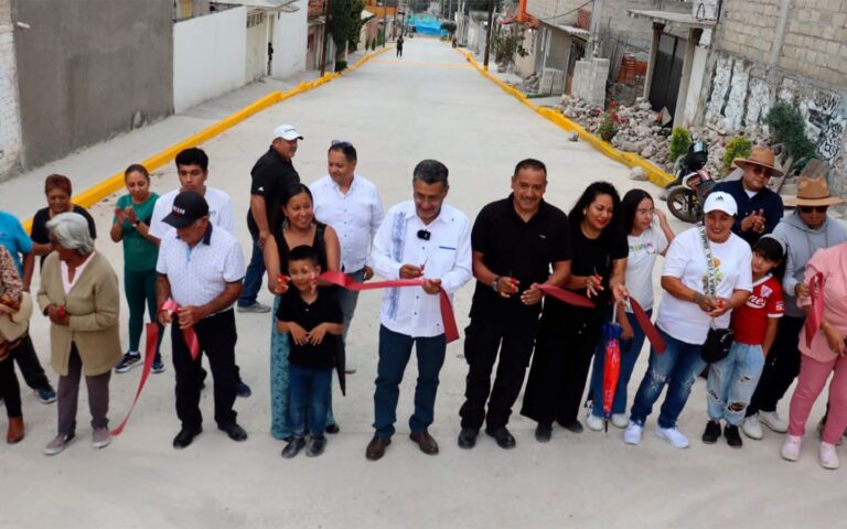 Gobierno de Teoloyucan entrega la pavimentación de la avenida Texcoco en Santa Cruz del Monte