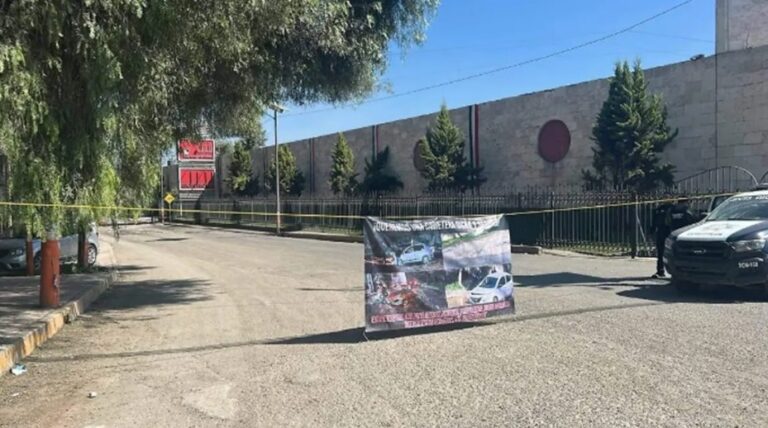 Cierran carretera Las Ánimas-Coyotepec por trabajos de rehabilitación