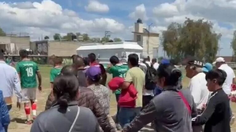 Dieron último adiós a Alejandro, joven de 16 años que murió tras explosión en Cuautitlán: «Salió de la casa y ya no regresó»