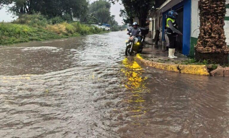 Queda Huehuetoca bajo el agua tras fuerte tromba registrada este martes