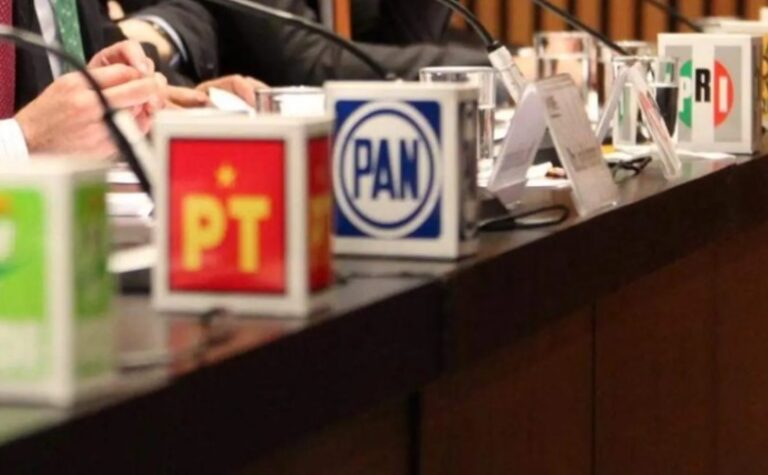 Cae confianza en partidos políticos y crece la indiferencia hacia la democracia en México